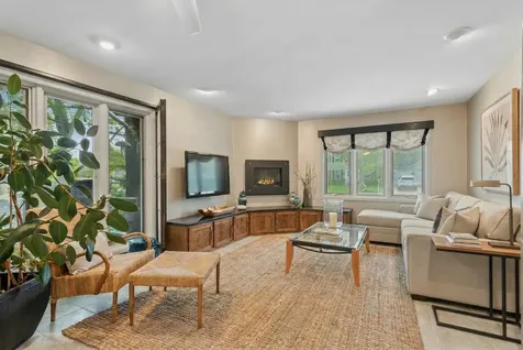 500 Parkview Place Burr Ridge IL 60527