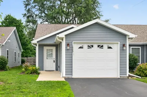 1503 Eadens Place Dixon IL 61021