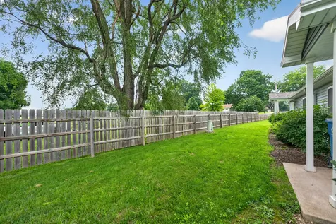 1503 Eadens Place Dixon IL 61021
