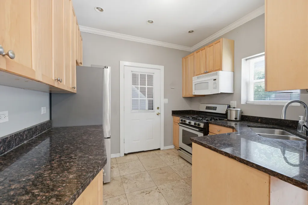 1654 North Austin Avenue Chicago IL 60639
