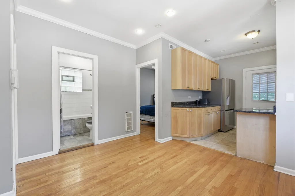 1654 North Austin Avenue Chicago IL 60639