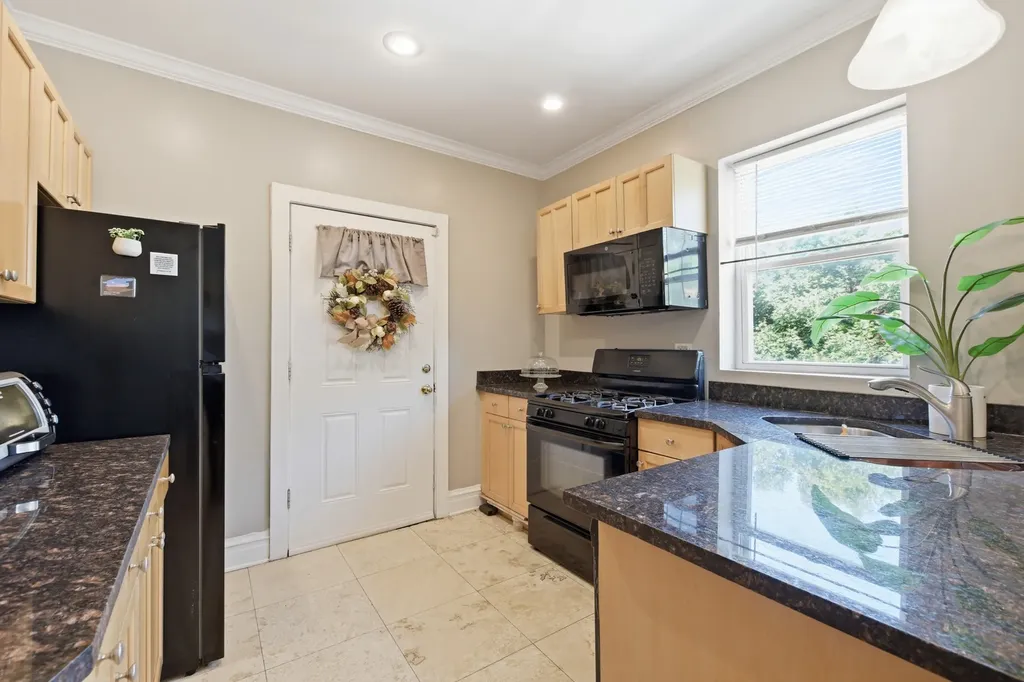 1654 North Austin Avenue Chicago IL 60639