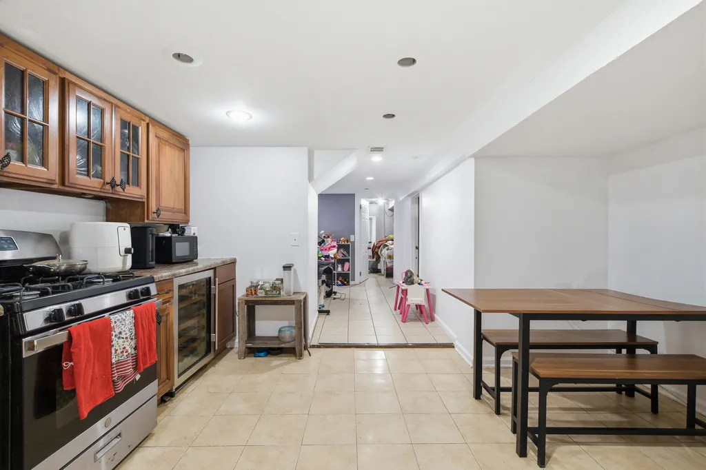 1654 North Austin Avenue Chicago IL 60639