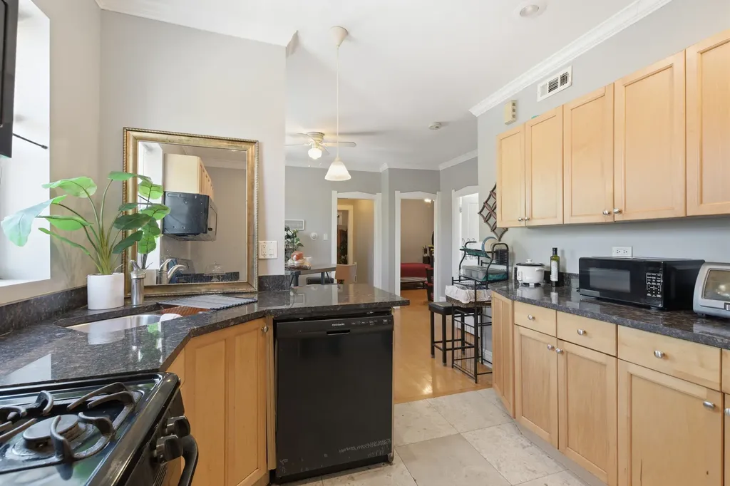 1654 North Austin Avenue Chicago IL 60639