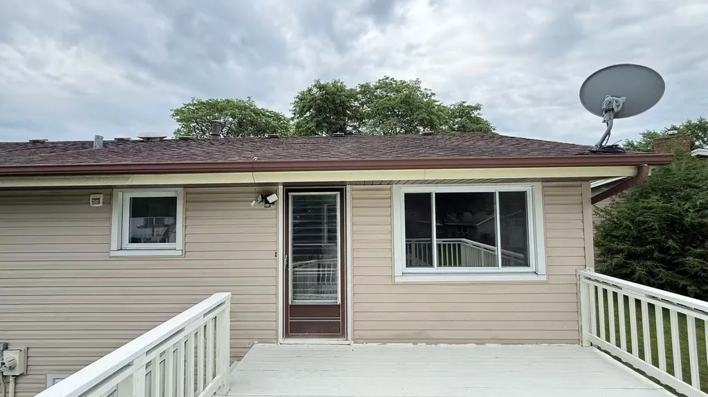 1916 Capital Court Schaumburg IL 60193