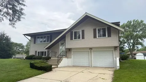 1916 Capital Court Schaumburg IL 60193