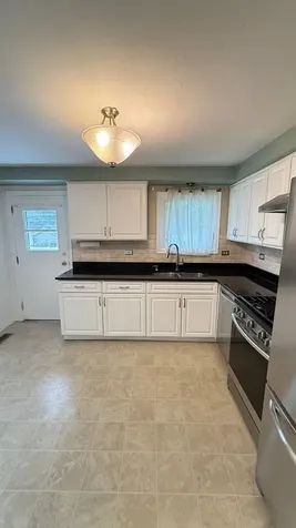 1916 Capital Court Schaumburg IL 60193