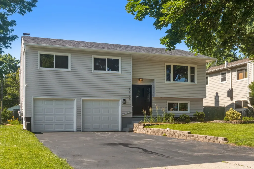 1206 Taft Avenue Wheaton IL 60189