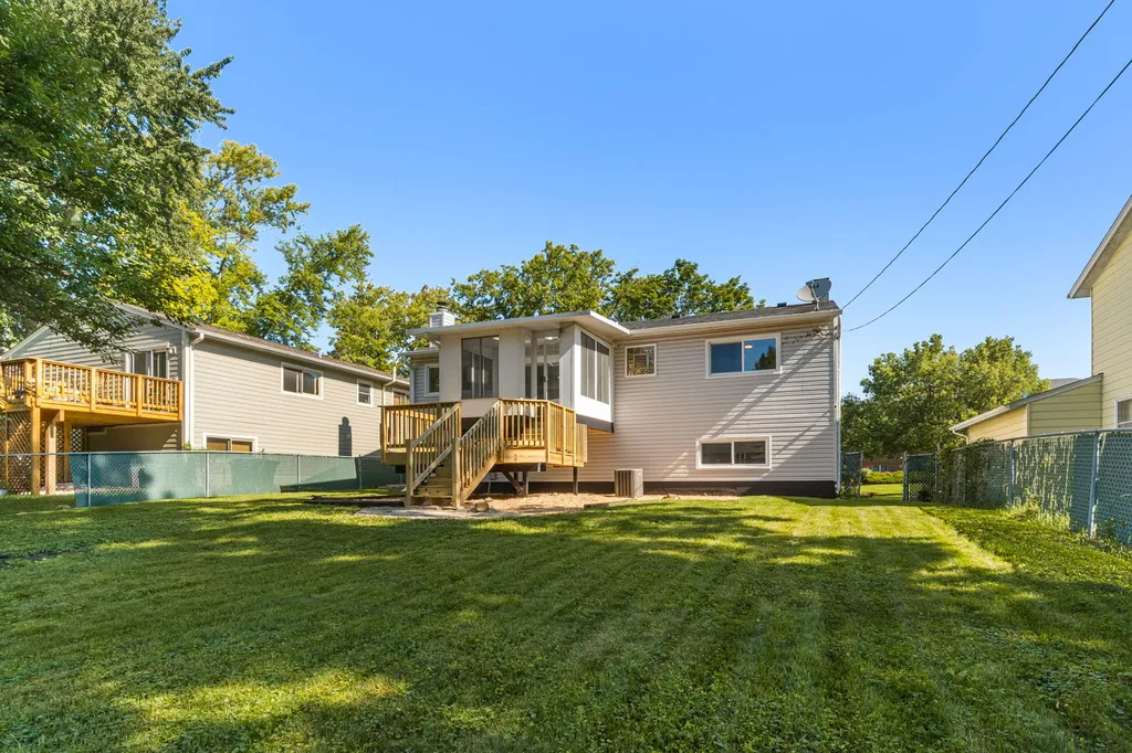 1206 Taft Avenue Wheaton IL 60189
