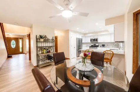 6 Heather Lane Hawthorn Woods IL 60047