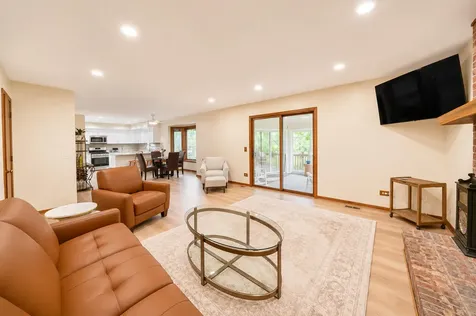 6 Heather Lane Hawthorn Woods IL 60047
