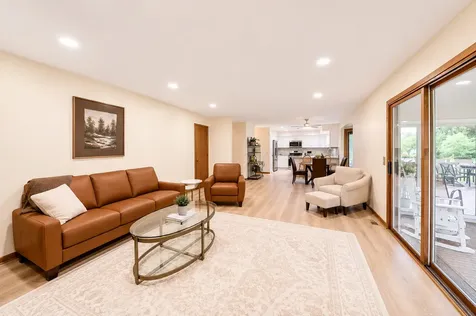 6 Heather Lane Hawthorn Woods IL 60047