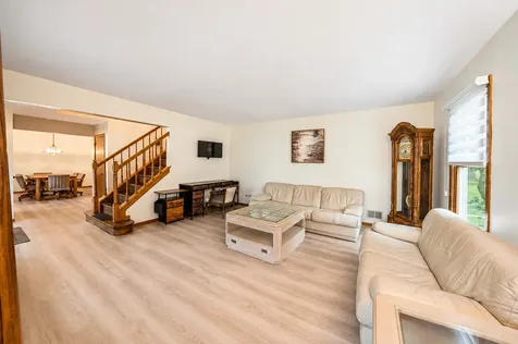 6 Heather Lane Hawthorn Woods IL 60047