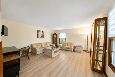 6 Heather Lane Hawthorn Woods IL 60047