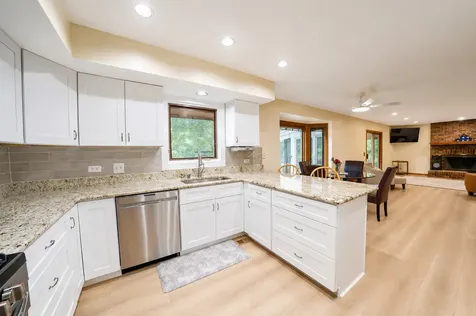 6 Heather Lane Hawthorn Woods IL 60047
