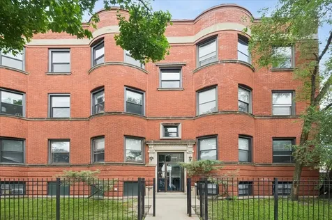 4453 North Dover Street Chicago IL 60640