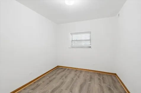 4453 North Dover Street Chicago IL 60640