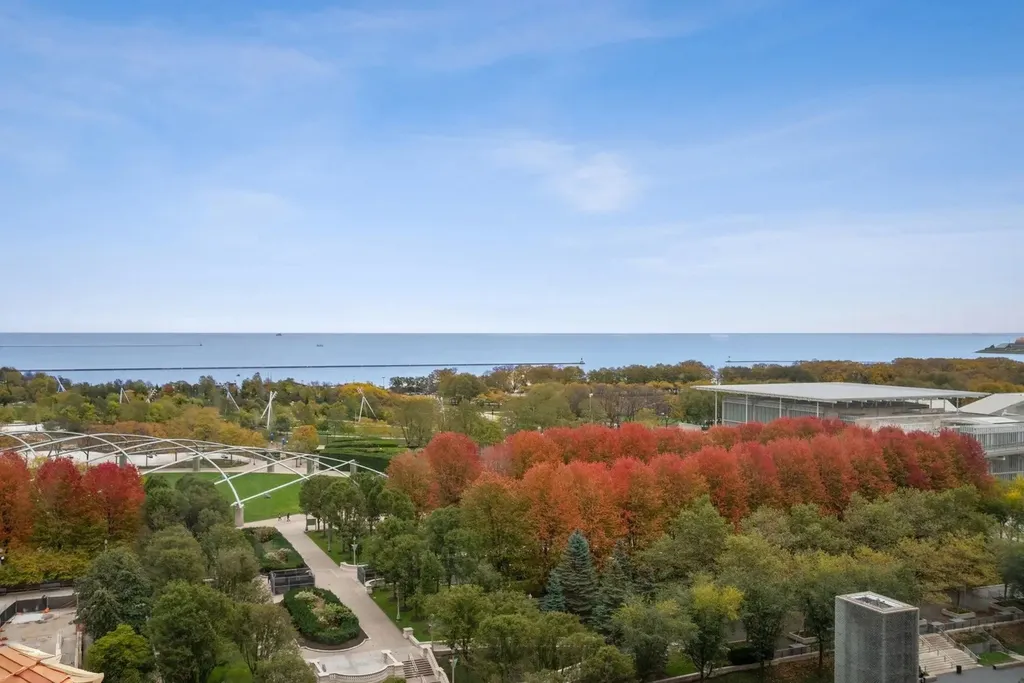 6 North Michigan Avenue Chicago IL 60602