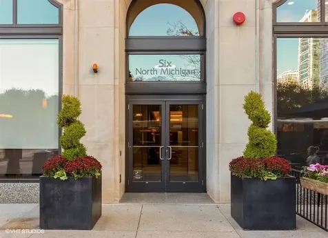 6 North Michigan Avenue Chicago IL 60602