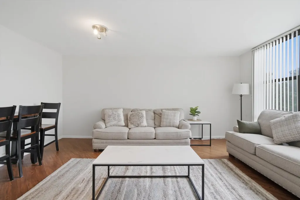 2605 South Indiana Avenue Chicago IL 60616