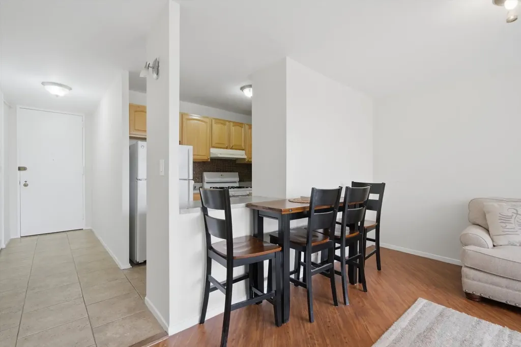 2605 South Indiana Avenue Chicago IL 60616