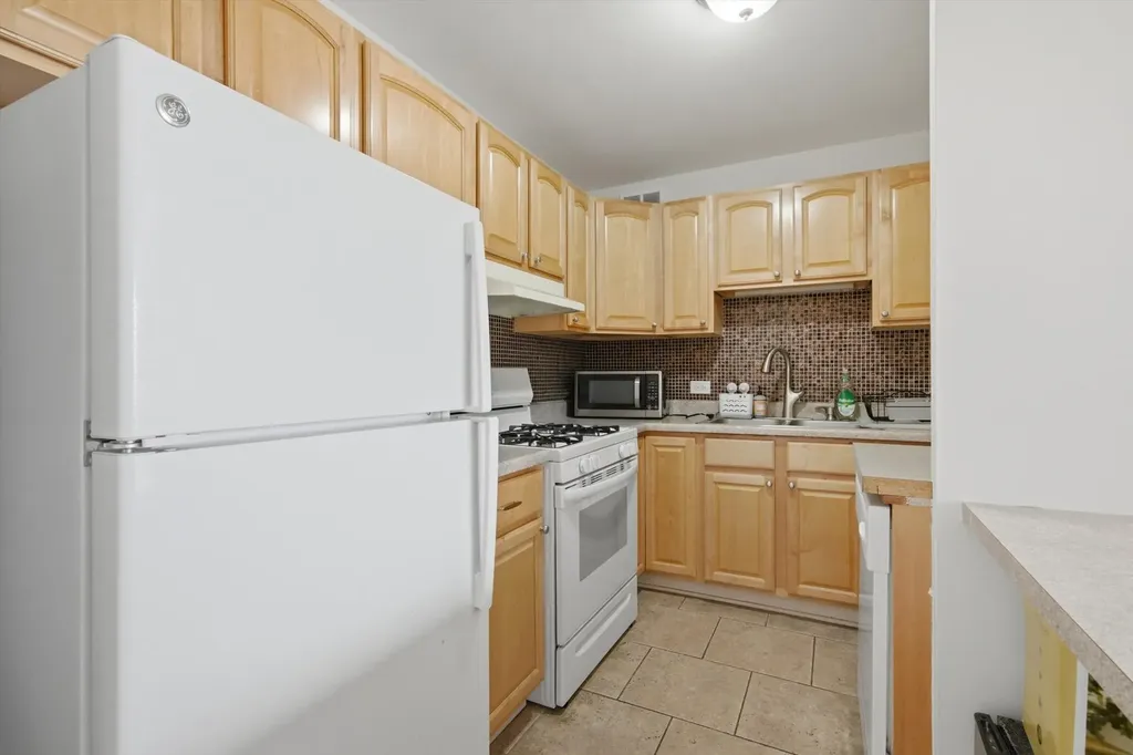 2605 South Indiana Avenue Chicago IL 60616