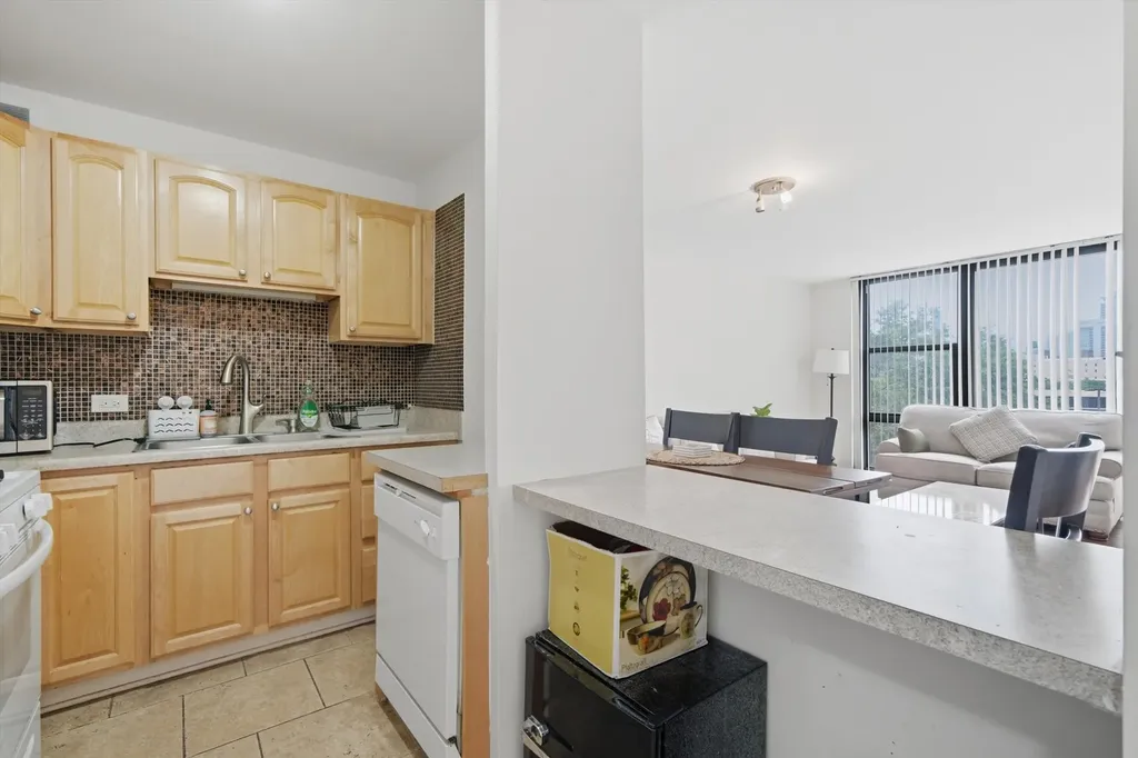 2605 South Indiana Avenue Chicago IL 60616