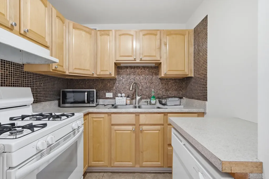 2605 South Indiana Avenue Chicago IL 60616