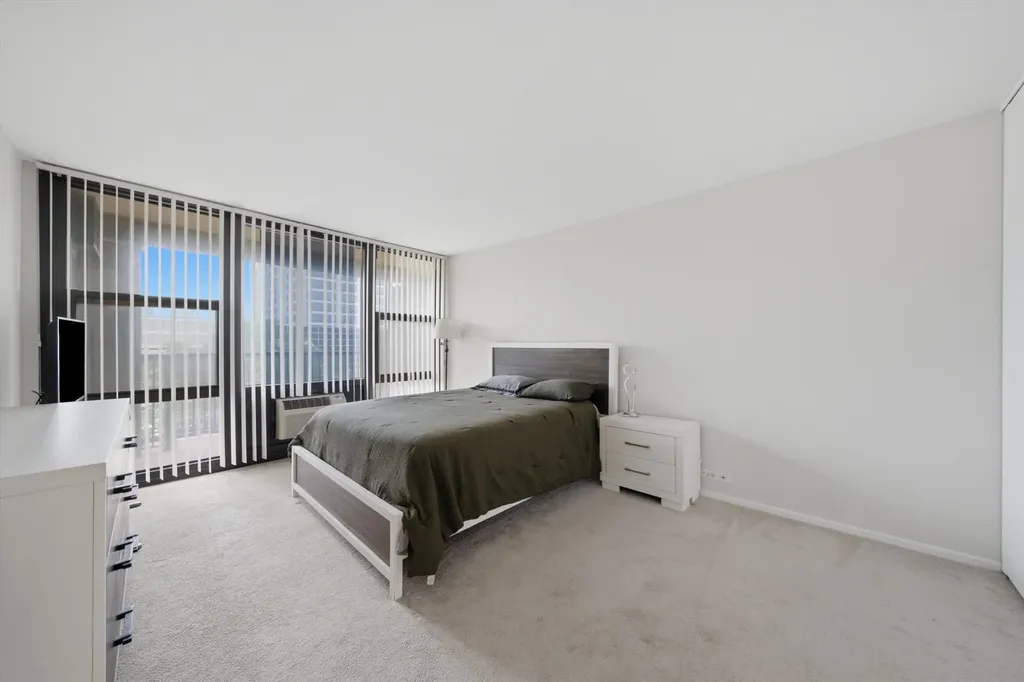 2605 South Indiana Avenue Chicago IL 60616