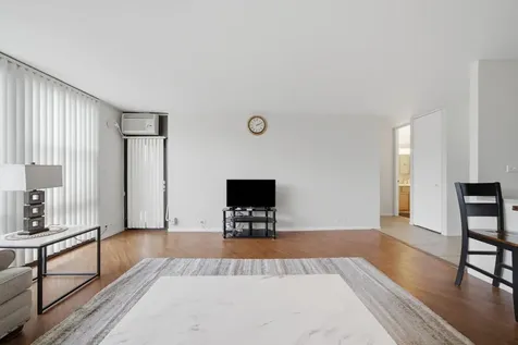 2605 South Indiana Avenue Chicago IL 60616