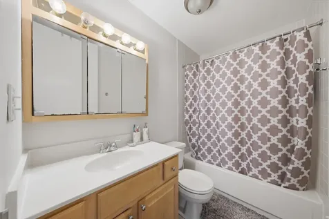 2605 South Indiana Avenue Chicago IL 60616