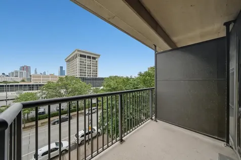 2605 South Indiana Avenue Chicago IL 60616
