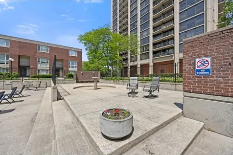 2605 South Indiana Avenue Chicago IL 60616