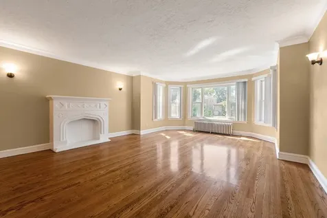 8235 South Indiana Avenue Chicago IL 60619