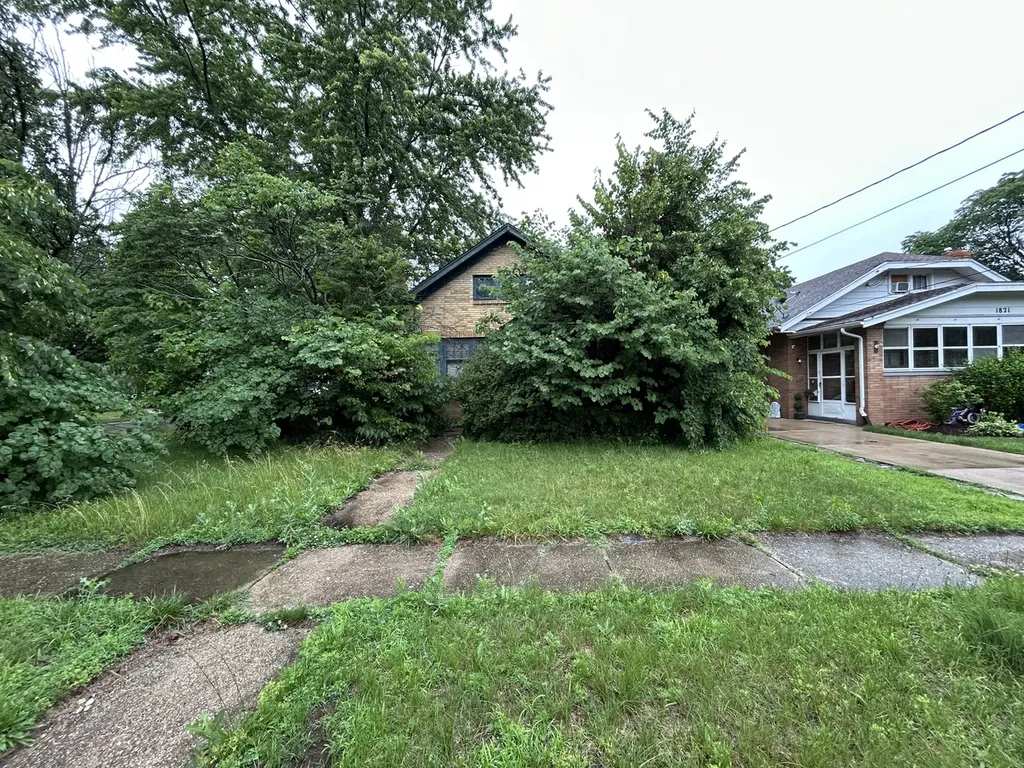 1825 Grant Avenue Rockford IL 61103