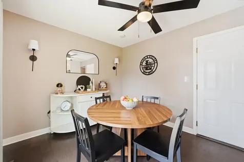 683 Sandy Lane Des Plaines IL 60016