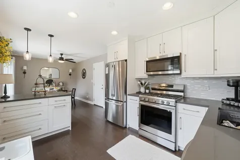 683 Sandy Lane Des Plaines IL 60016