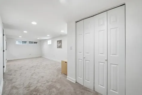 683 Sandy Lane Des Plaines IL 60016