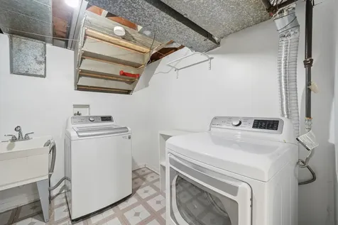 683 Sandy Lane Des Plaines IL 60016