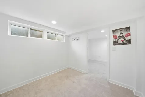683 Sandy Lane Des Plaines IL 60016