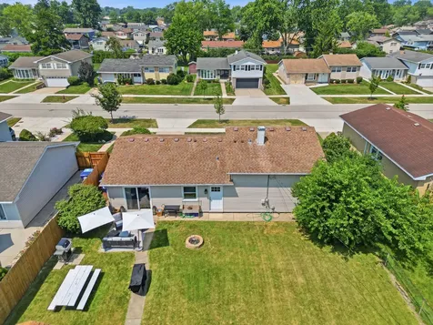 683 Sandy Lane Des Plaines IL 60016
