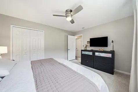 683 Sandy Lane Des Plaines IL 60016