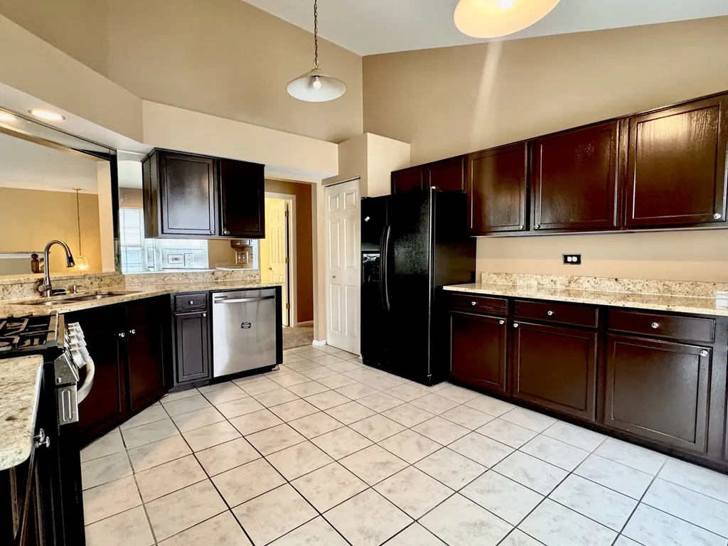 2905 Stonewater Drive Naperville IL 60564