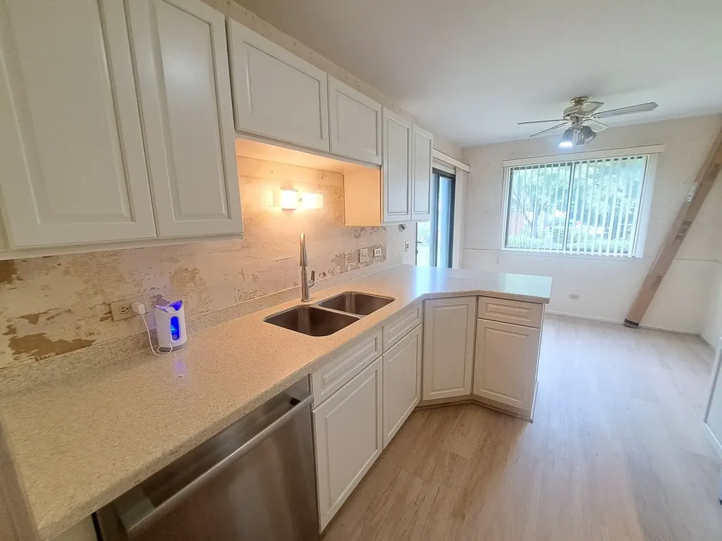 1232 Plum Tree Court Schaumburg IL 60193