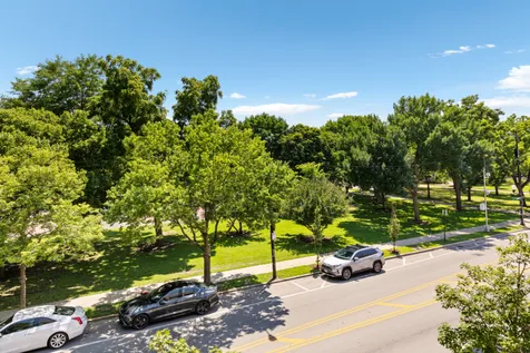 2712 West Montrose Avenue Chicago IL 60618
