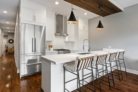 2712 West Montrose Avenue Chicago IL 60618