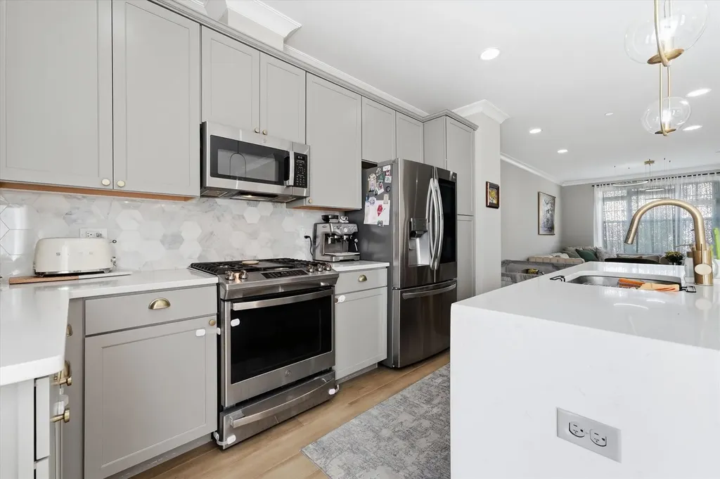 30W023 Brayman Court Naperville IL 60563