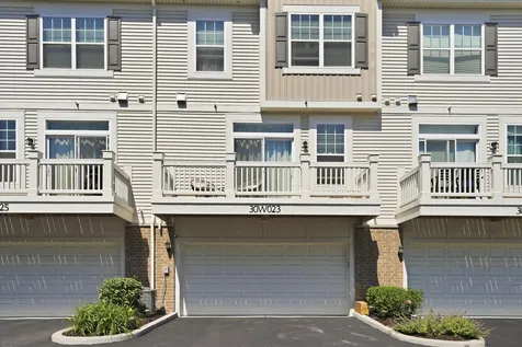 30W023 Brayman Court Naperville IL 60563