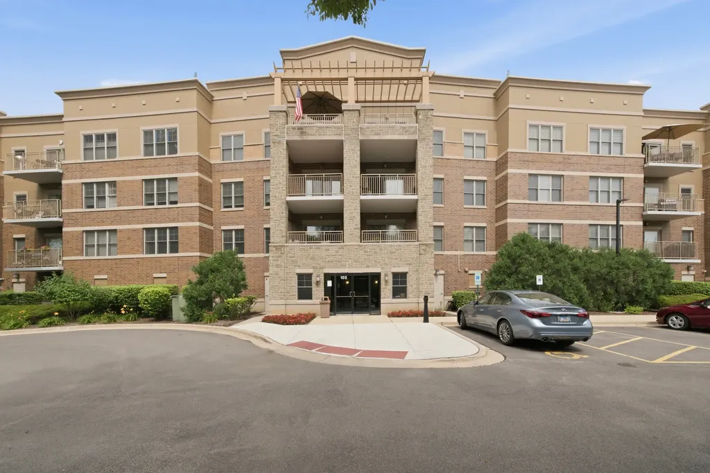 105 Lakeview Drive Bloomingdale IL 60108