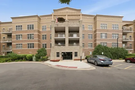 105 Lakeview Drive Bloomingdale IL 60108